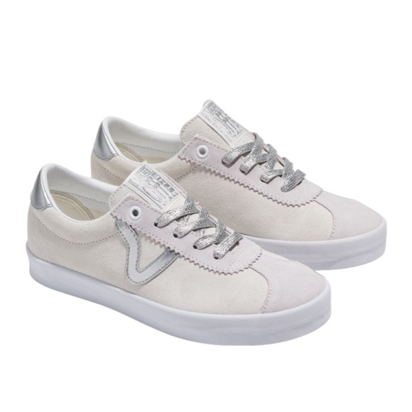 NWOB Vans Sport Low High Shine
Gray / Blanc De Blanc. Unisex M5.5/W7. MSRP $105 - Picture 1 of 17